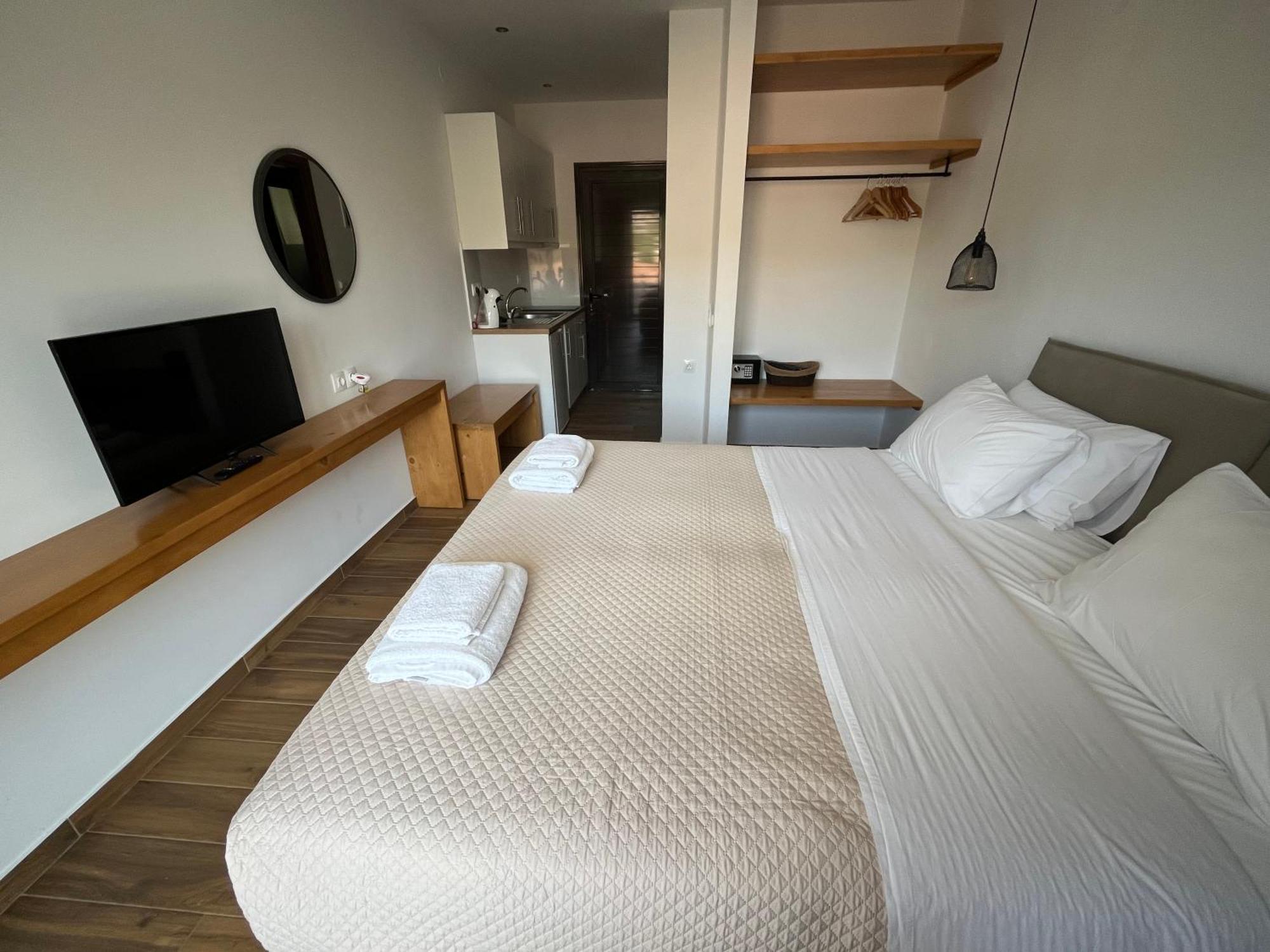 Golden Evelyn Aparthotel Agia Paraskevi  Eksteriør bilde